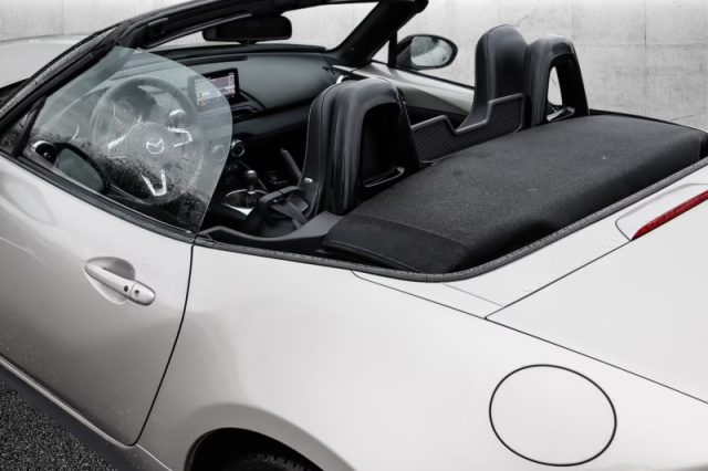 Mazda MX-5 1.5L Skyactiv-G Exclusive-Line - foto 3 di 4