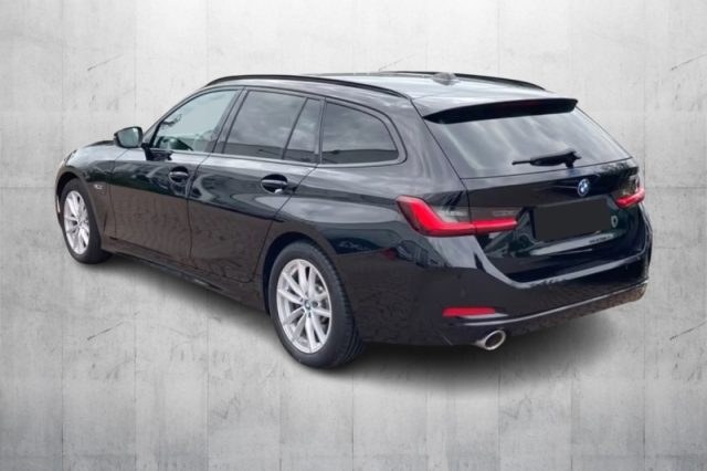 BMW 320 e Touring - foto 2 di 4
