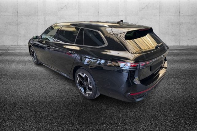 Volkswagen Passat 2.0 TDI 150 CV SCR DSG R-Line - foto 4 di 4