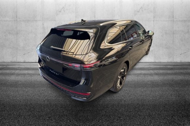 Volkswagen Passat 2.0 TDI 150 CV SCR DSG R-Line - foto 3 di 4