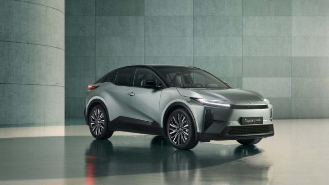 Toyota C-HR 55.7 kWh - foto 2 di 4