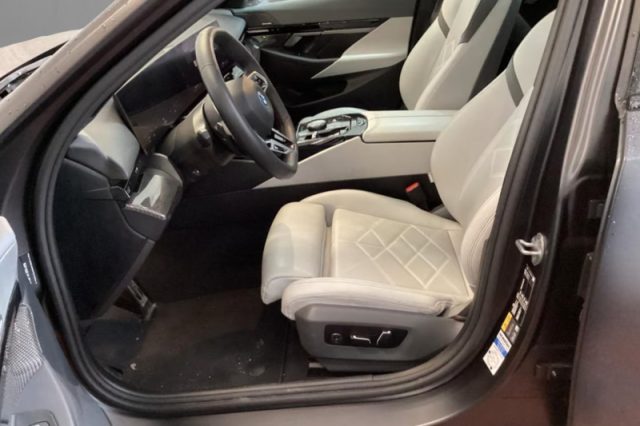 BMW 530 e xDrive Touring Msport Pro - foto 3 di 3