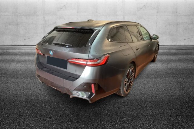 BMW 530 e xDrive Touring Msport Pro - foto 2 di 3