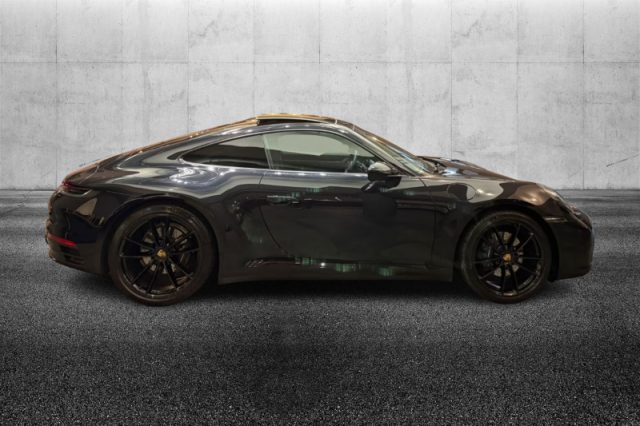 Porsche 911 Carrera - foto 4 di 4