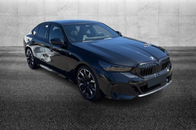 BMW 520 d 48V sDrive Msport Pro - foto 2 di 4