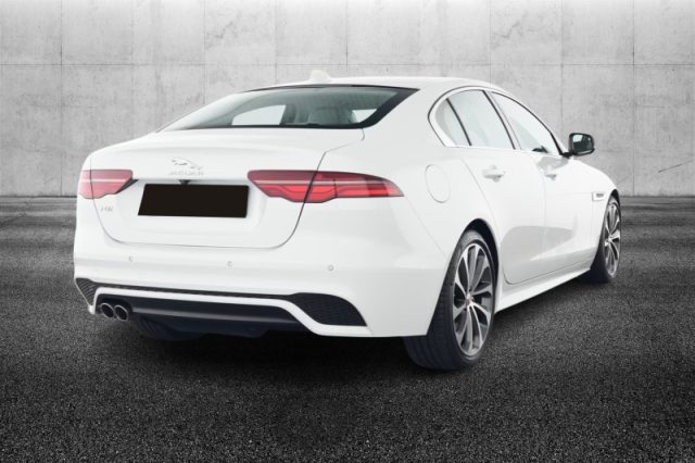 Jaguar XE 2.0 D 204 CV aut. R-Dynamic HSE - foto 2 di 4