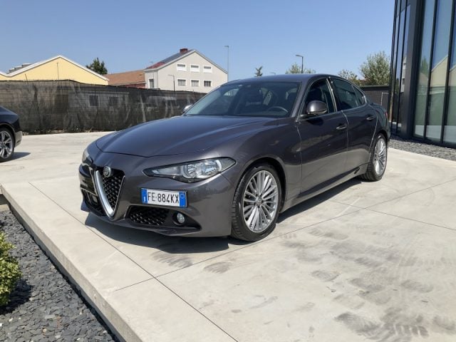 Alfa Romeo Giulia 2.2 Turbodiesel 150 CV Business Launch Edition - foto 3 di 4