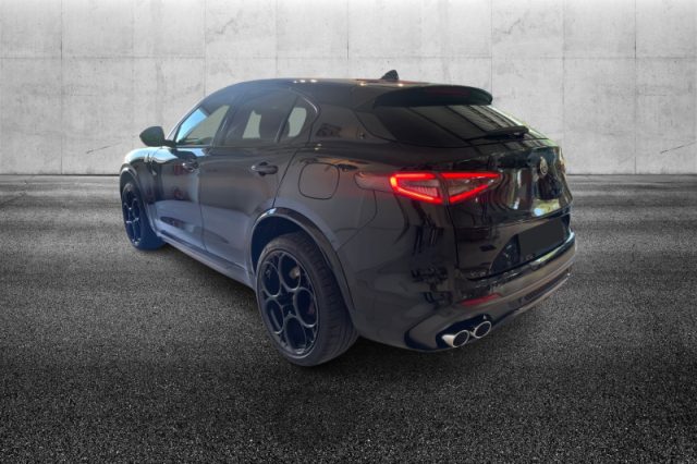 Alfa Romeo Stelvio 2.9 Bi-Turbo V6 520 CV AT8 Q4 Quadrifoglio - foto 4 di 4