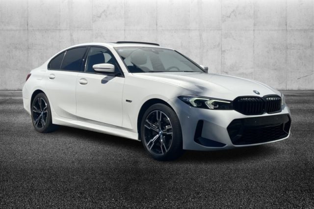 BMW 330 e Msport - foto 2 di 4