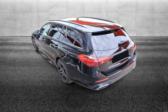 Mercedes-Benz C 300 e hybrid EQ S.W. AMG Line Advanced - foto 4 di 4