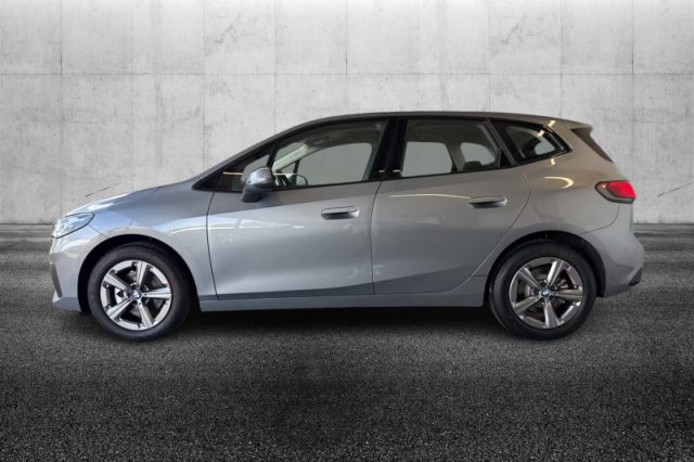 BMW 220 d 48V Active Tourer - foto 3 di 4