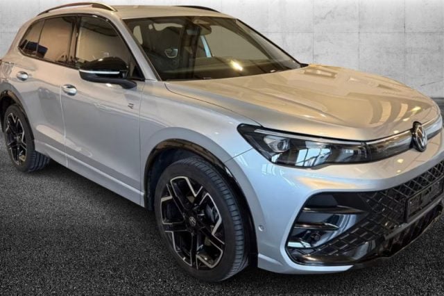 Volkswagen Tiguan 2.0 TDI 150 CV DSG R-Line usato a PIEVE DI CENTO