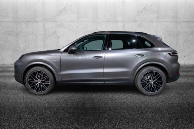 Porsche Cayenne 3.0 V6 E-Hybrid - foto 3 di 4