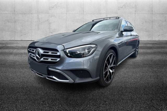 Mercedes-Benz E 220 d Mild Hybrid S.W. 4Matic Auto Bus. Sp. All-Terra usato a PIEVE DI CENTO