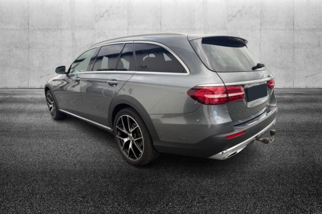 Mercedes-Benz E 220 d Mild Hybrid S.W. 4Matic Auto Bus. Sp. All-Terra - foto 4 di 4