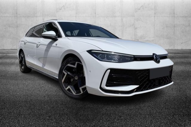 Volkswagen Passat 2.0 TDI 150 CV SCR DSG R-Line - foto 2 di 8