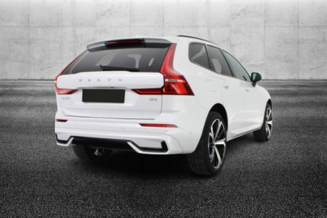Volvo XC60 B4 automatico Plus Dark - foto 4 di 4