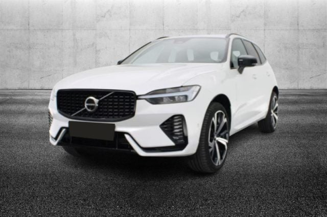 Volvo XC60 B4 automatico Plus Dark usato a PIEVE DI CENTO