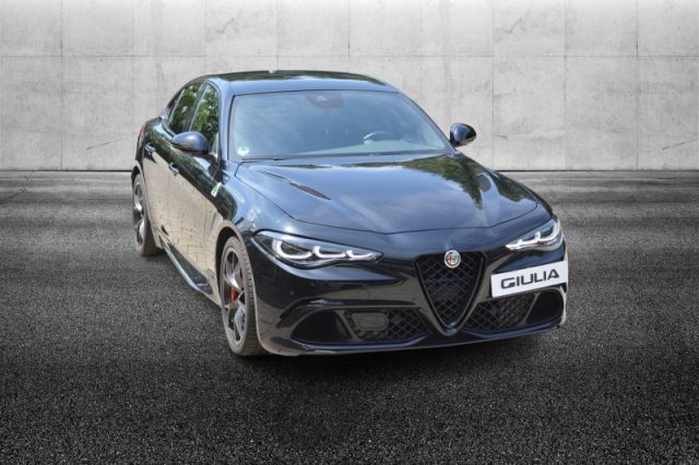 Alfa Romeo Giulia 2.9 V6 Bi-Turbo AT8 Quadrifoglio - foto 2 di 4