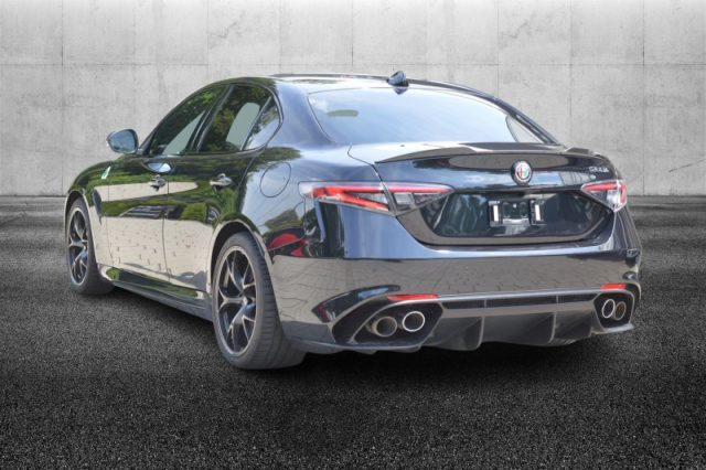 Alfa Romeo Giulia 2.9 V6 Bi-Turbo AT8 Quadrifoglio - foto 4 di 4
