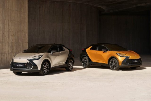 Toyota C-HR 2.0 PHEV Lounge - foto 3 di 4
