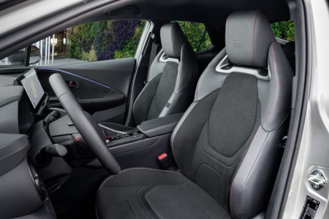 Toyota C-HR 2.0 PHEV Lounge nuovo a PIEVE DI CENTO