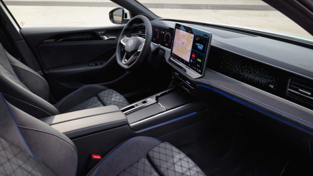 Volkswagen Passat 1.5 TSI eHybrid 272 CV DSG R-Line Plus, in vendita a Pieve Di Cento (BO)