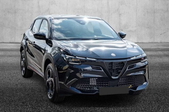 Alfa Romeo Junior 1.2 145 CV Hybrid eDCT6 Speciale - foto 3 di 4