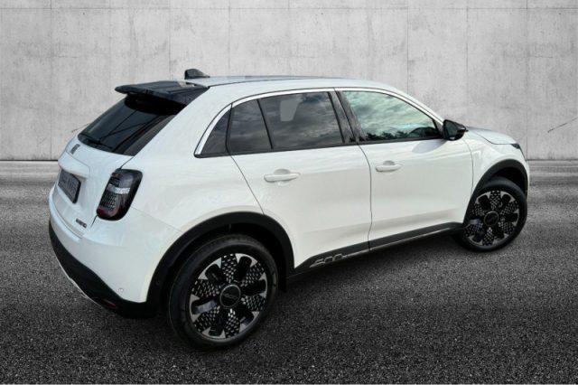 Fiat 600 Hybrid 100 CV DCT MHEV La Prima - foto 2 di 4