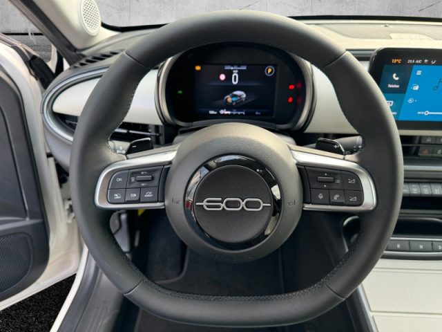 Fiat 600 Hybrid 100 CV DCT MHEV La Prima - foto 3 di 4