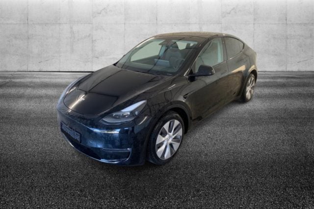 Tesla Model Y Long Range AWD, del 2022, 41.999 km, in vendita a Pieve Di Cento (BO)
