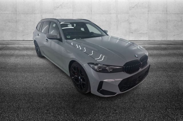 BMW 320 d 48V xDrive Touring Msport - foto 2 di 4