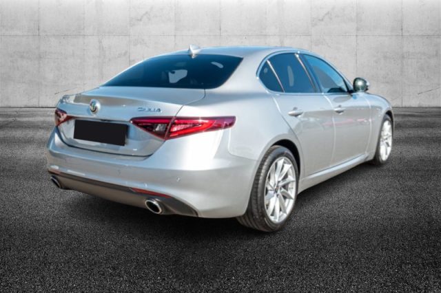 Alfa Romeo Giulia 2.0 Turbo 200 CV AT8 Super - foto 3 di 4