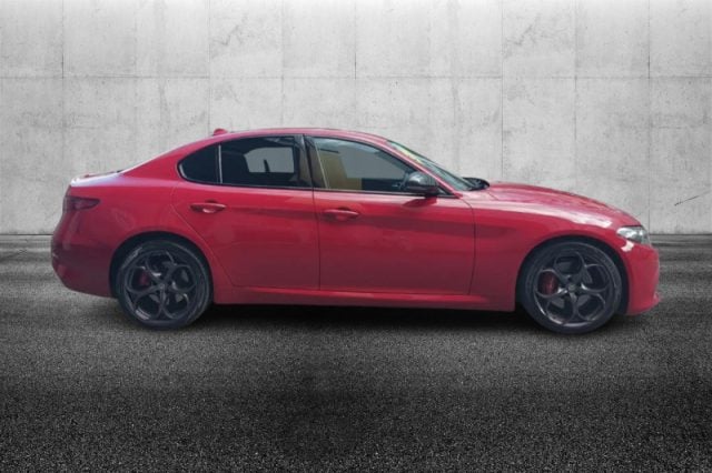 Alfa Romeo Giulia 2.0 Turbo 200 CV AT8 B-Tech - foto 4 di 8