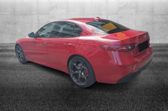 Alfa Romeo Giulia 2.0 Turbo 200 CV AT8 B-Tech - foto 2 di 8