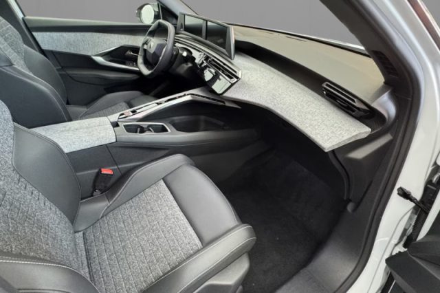 Peugeot 5008 Hybrid 145 e-DCS6 Allure - foto 4 di 8