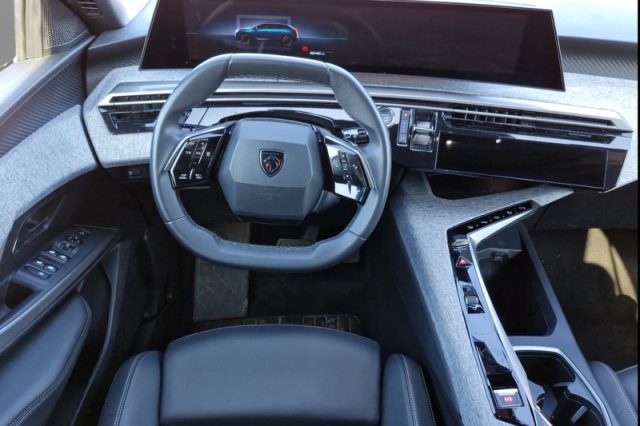 Peugeot 5008 Hybrid 145 e-DCS6 Allure - foto 4 di 8