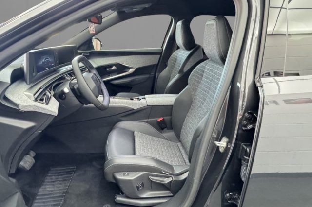 Peugeot 5008 Hybrid 145 e-DCS6 Allure - foto 4 di 8