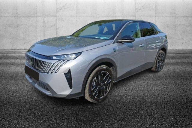 Peugeot 3008 Hybrid 145 e-DCS6 GT semestrale a PIEVE DI CENTO
