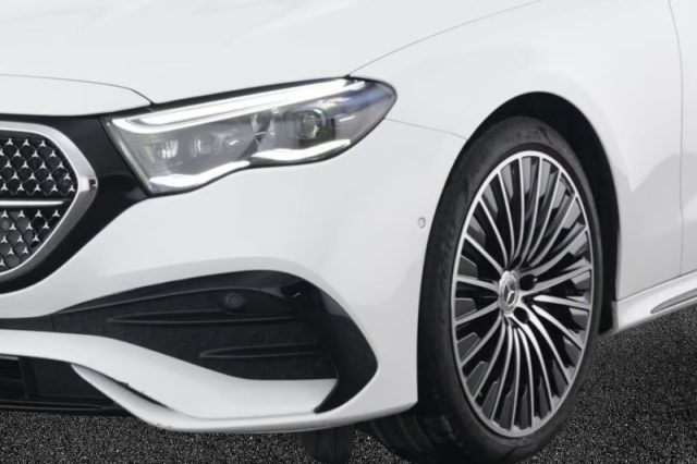 Mercedes-Benz E 450 d Mild hybrid 4Matic AMG Line Premium - foto 3 di 4