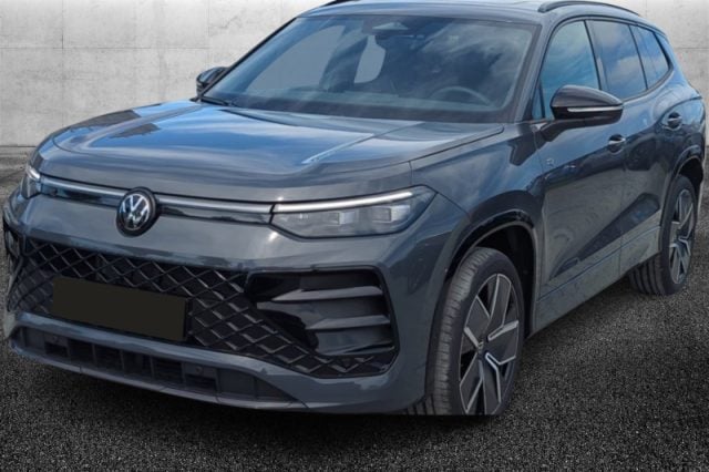 Volkswagen Tayron 2.0 TDI SCR 193 CV 4Motion DSG R-Line, del 2025, 15.999 km, in vendita a Pieve Di Cento (BO)