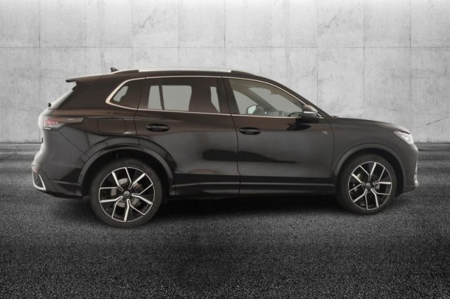 Volkswagen Tiguan 1.5 eTSI 150 CV ACT DSG R-Line - foto 4 di 4