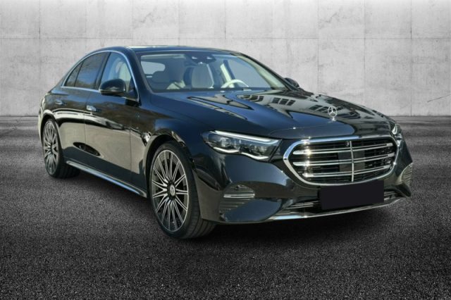 Mercedes-Benz E 450 d Mild hybrid 4Matic Exclusive Premium - foto 2 di 4