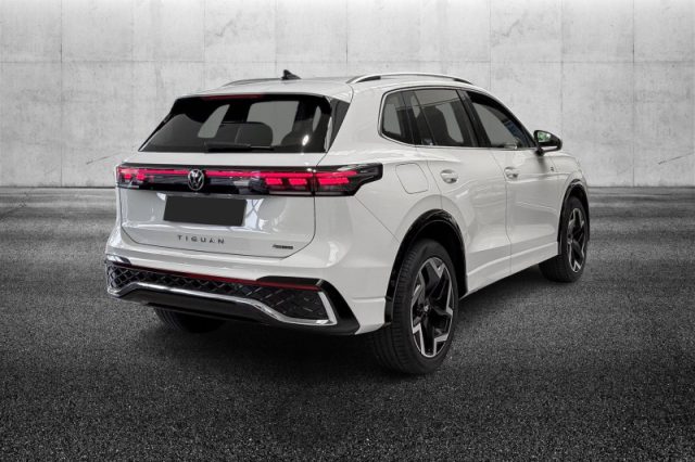 Volkswagen Tiguan 2.0 TDI 193 CV DSG 4MOTION R-Line - foto 2 di 4
