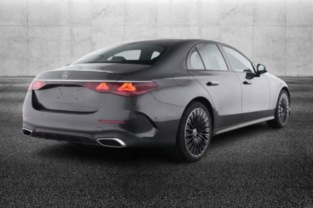 Mercedes-Benz E 400 e hybrid EQ 4Matic AMG Line Advanced Plus - foto 2 di 4