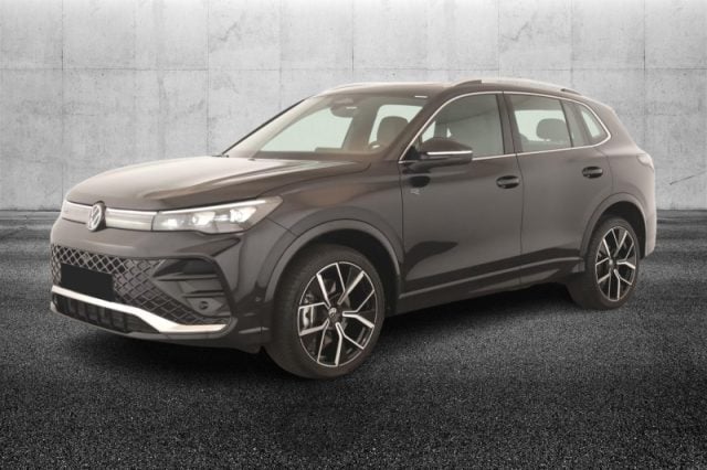 Volkswagen Tiguan 2.0 TDI 193 CV DSG 4MOTION R-Line usato a PIEVE DI CENTO