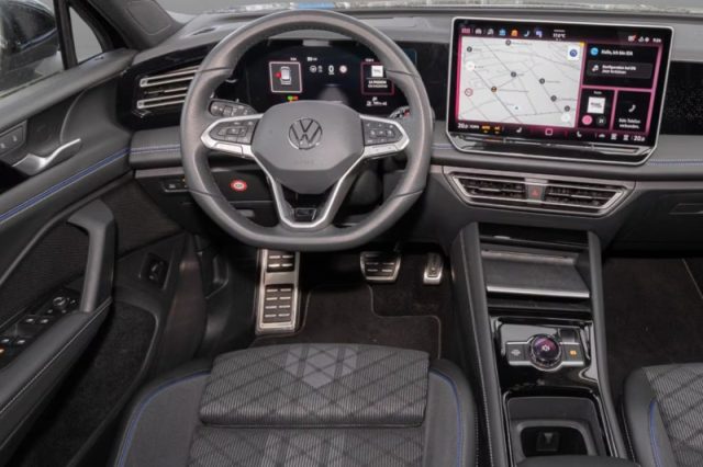 Volkswagen Tiguan 2.0 TDI 150 CV DSG R-Line Plus - foto 4 di 4