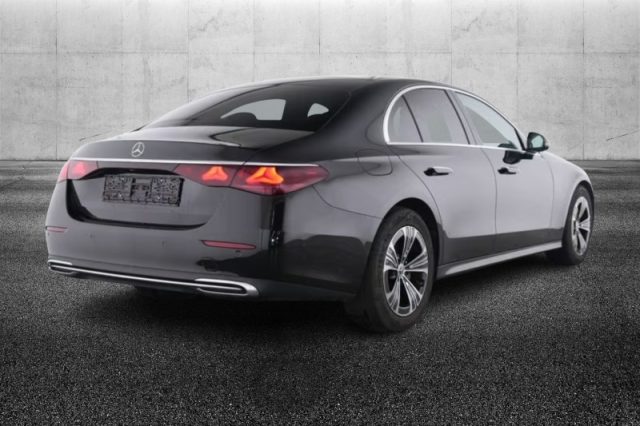 Mercedes-Benz E 220 d Mild hybrid 4Matic Advanced - foto 2 di 4