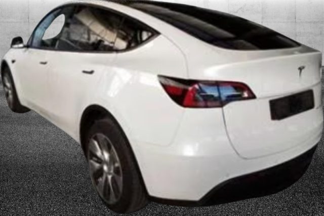 Tesla Model Y Long Range AWD - foto 3 di 7