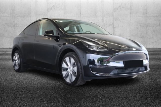 Tesla Model Y Long Range AWD, del 2022, 39.999 km, in vendita a Pieve Di Cento (BO)